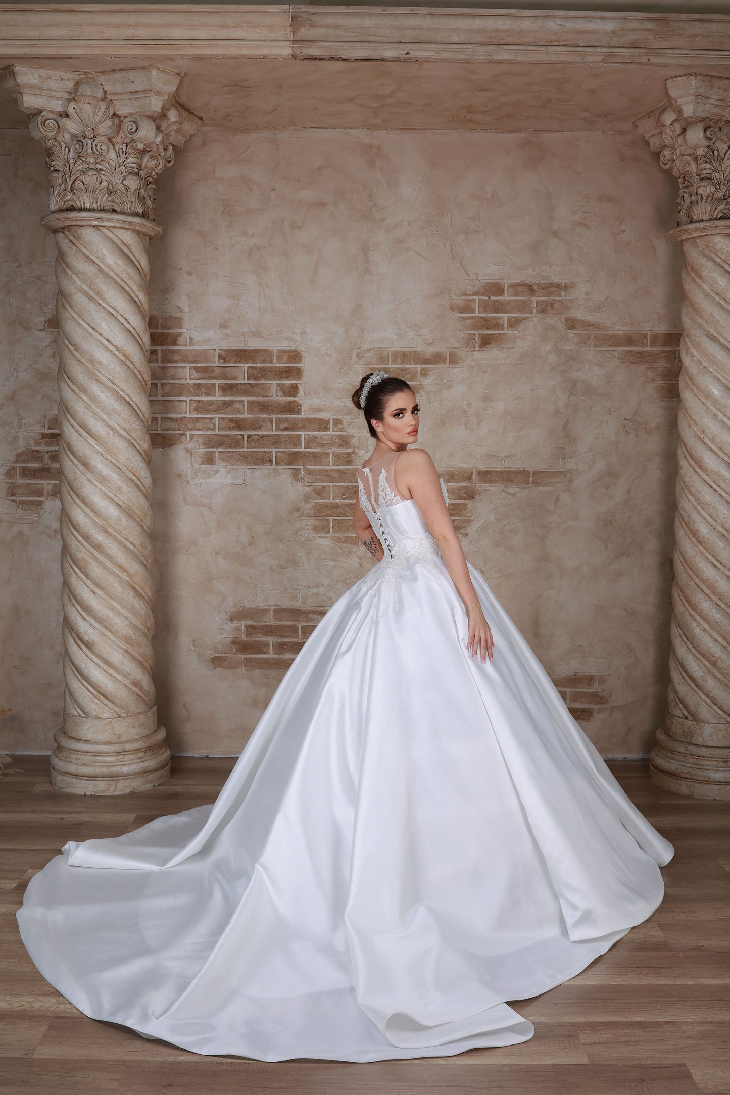 Abito da sposa Sara a trapezio