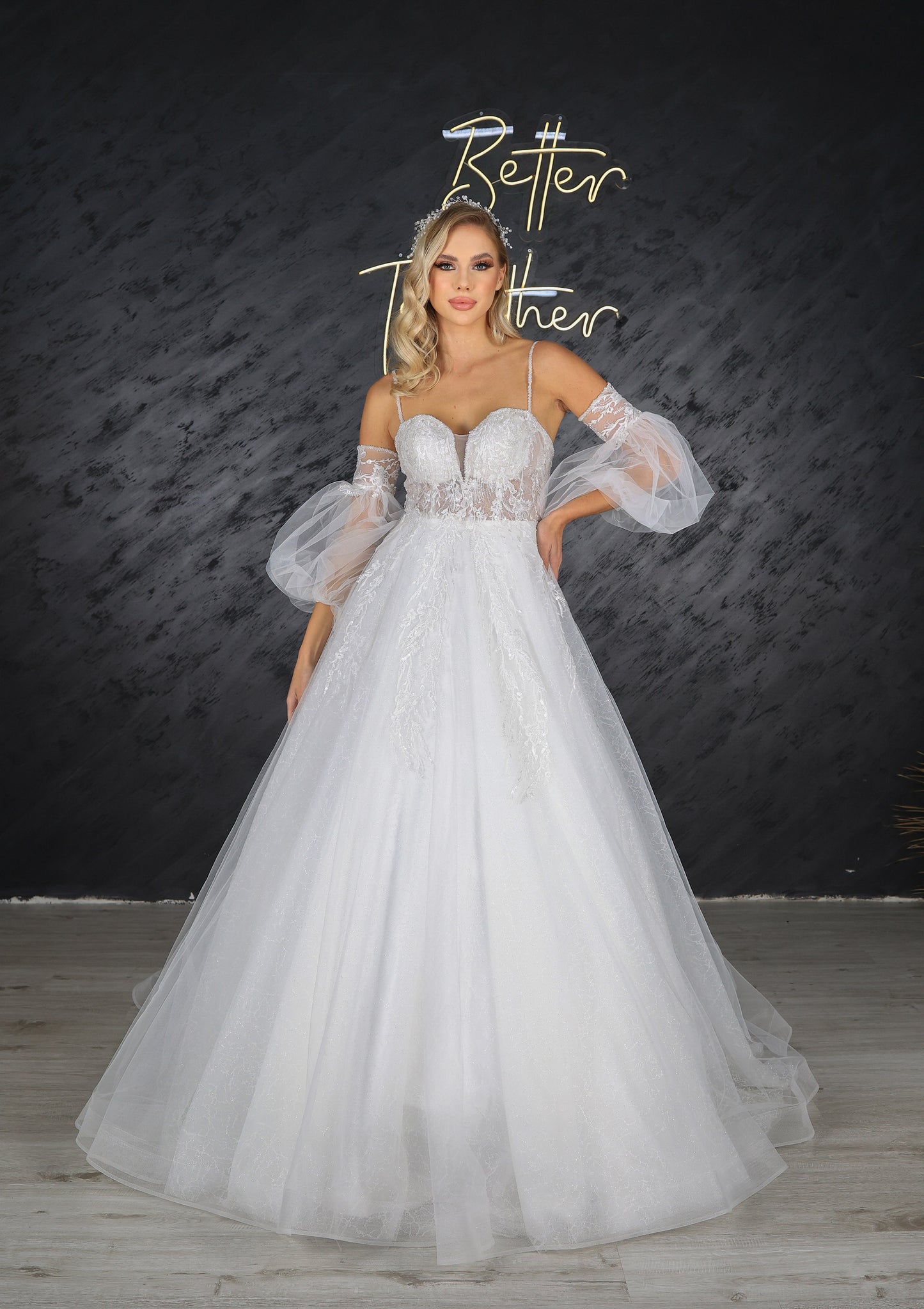 Rochie de mireasă Edna cu fustă îngustă și linie A