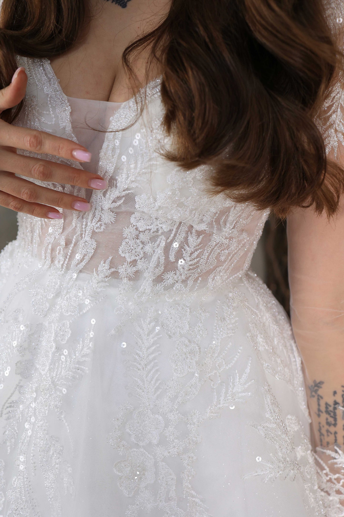 Abito da sposa a trapezio con gonna stretta Nira