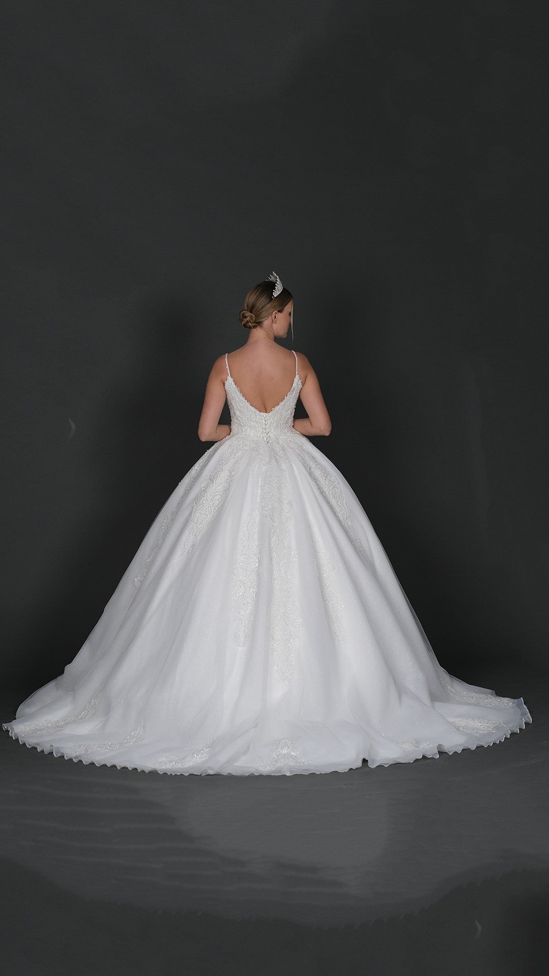 Abito da sposa MEVA con gonna a palloncino