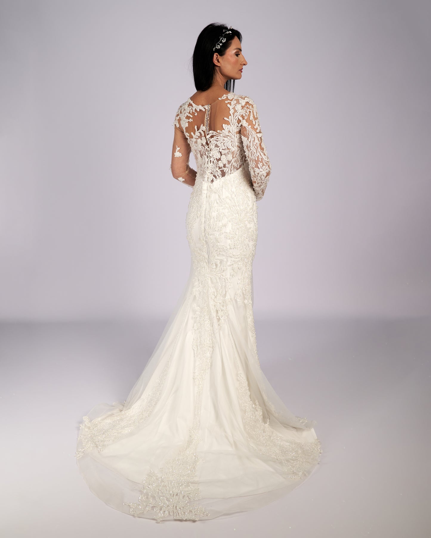 Rochie de mireasă Estelle cu model sirenă, model stras și mărgele manuale