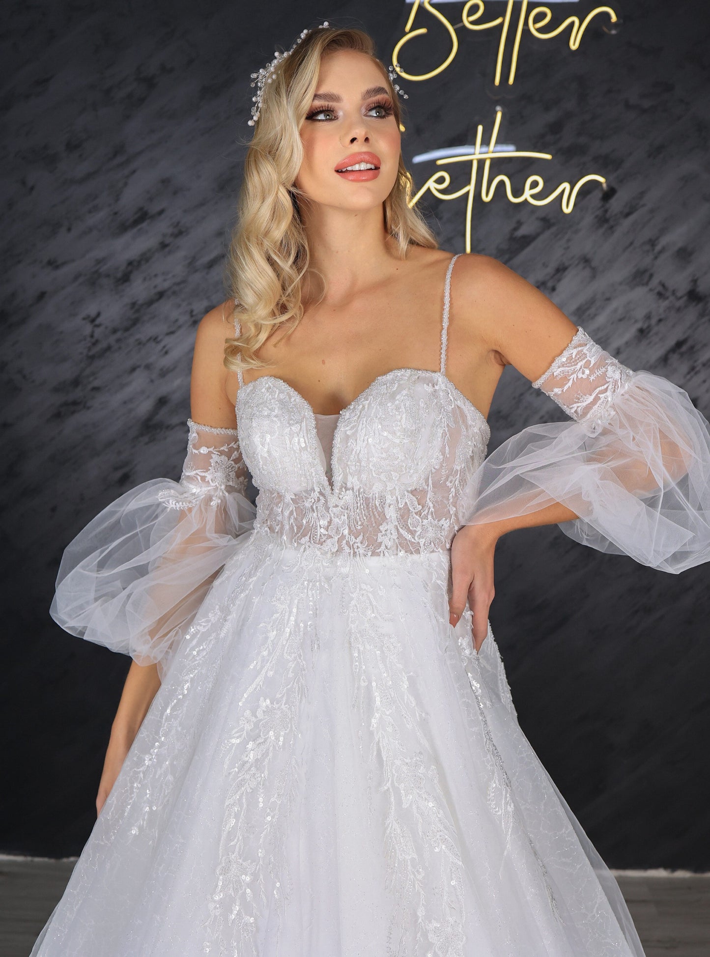 Rochie de mireasă Edna cu fustă îngustă și linie A