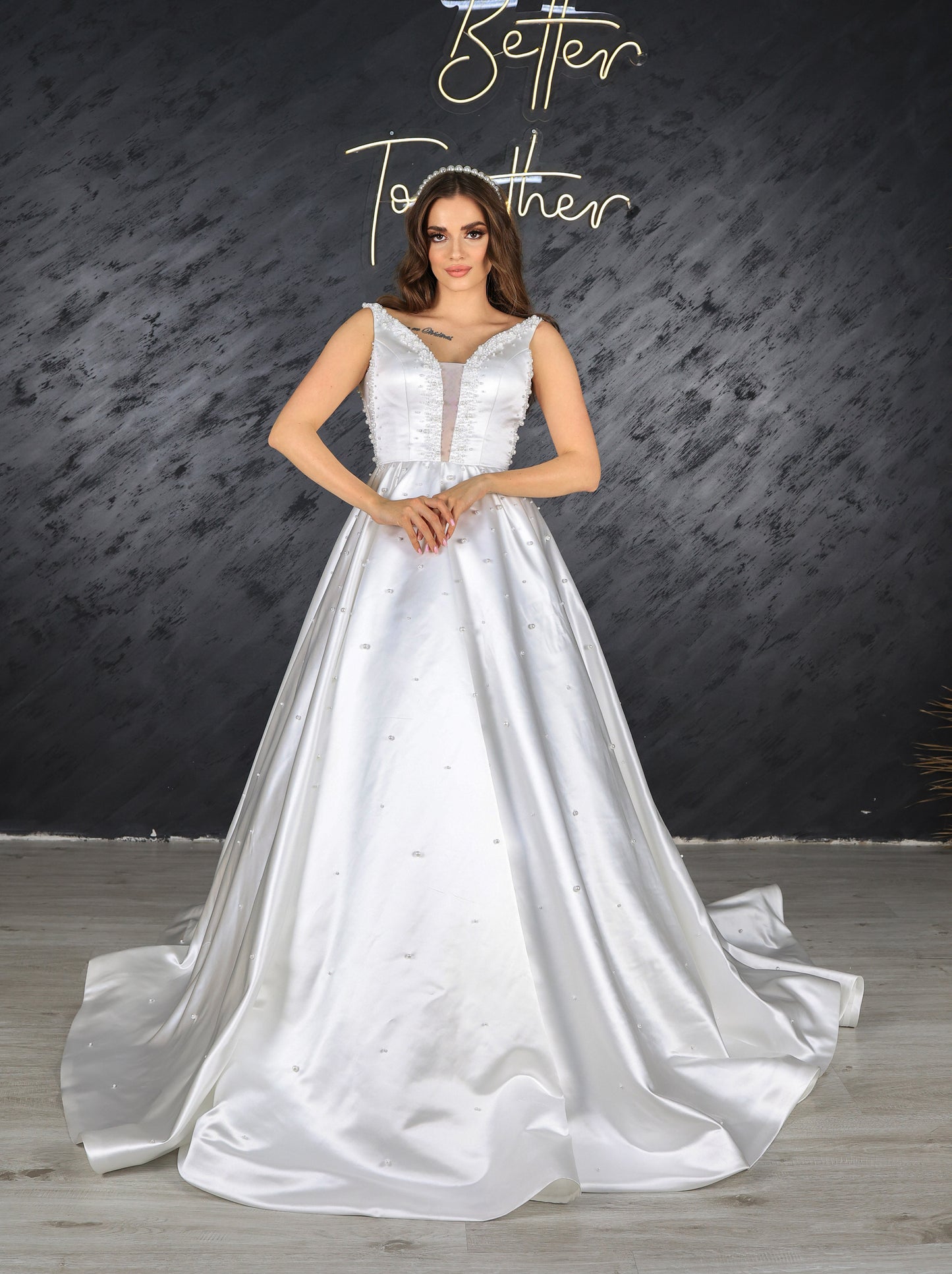 Abito da sposa a trapezio con gonna stretta Sima