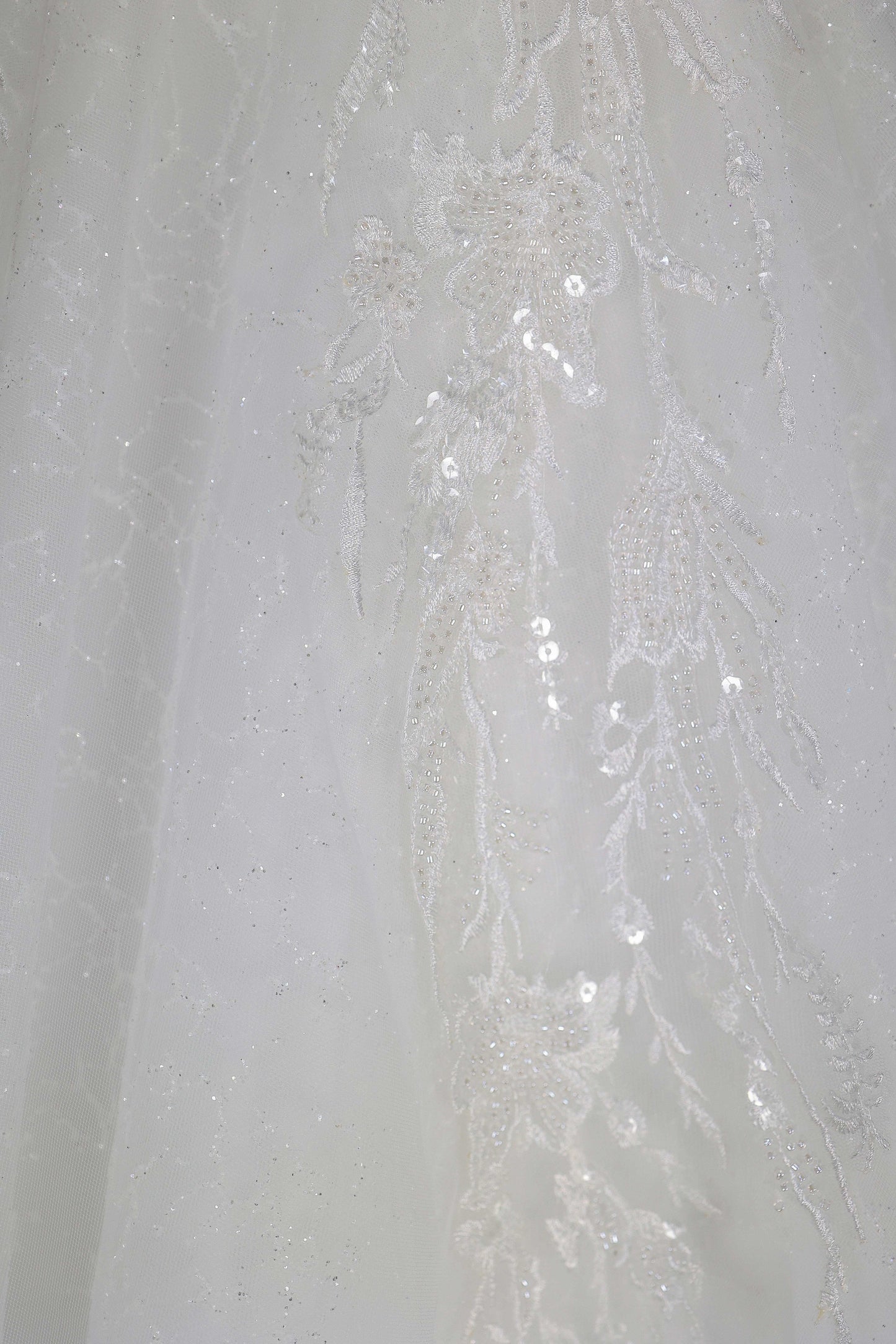 Rochie de mireasă Edna cu fustă îngustă și linie A