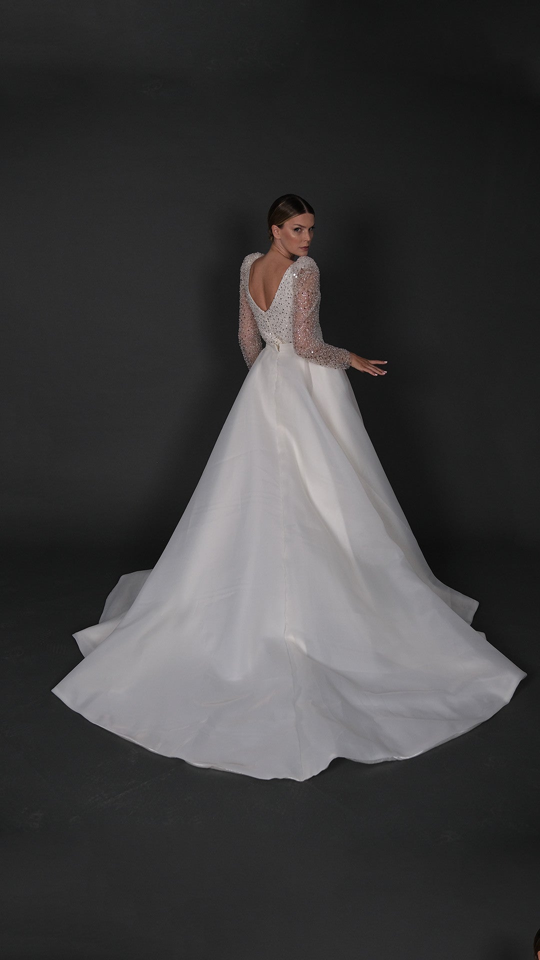 Abito da sposa a trapezio con gonna stretta PEKAY