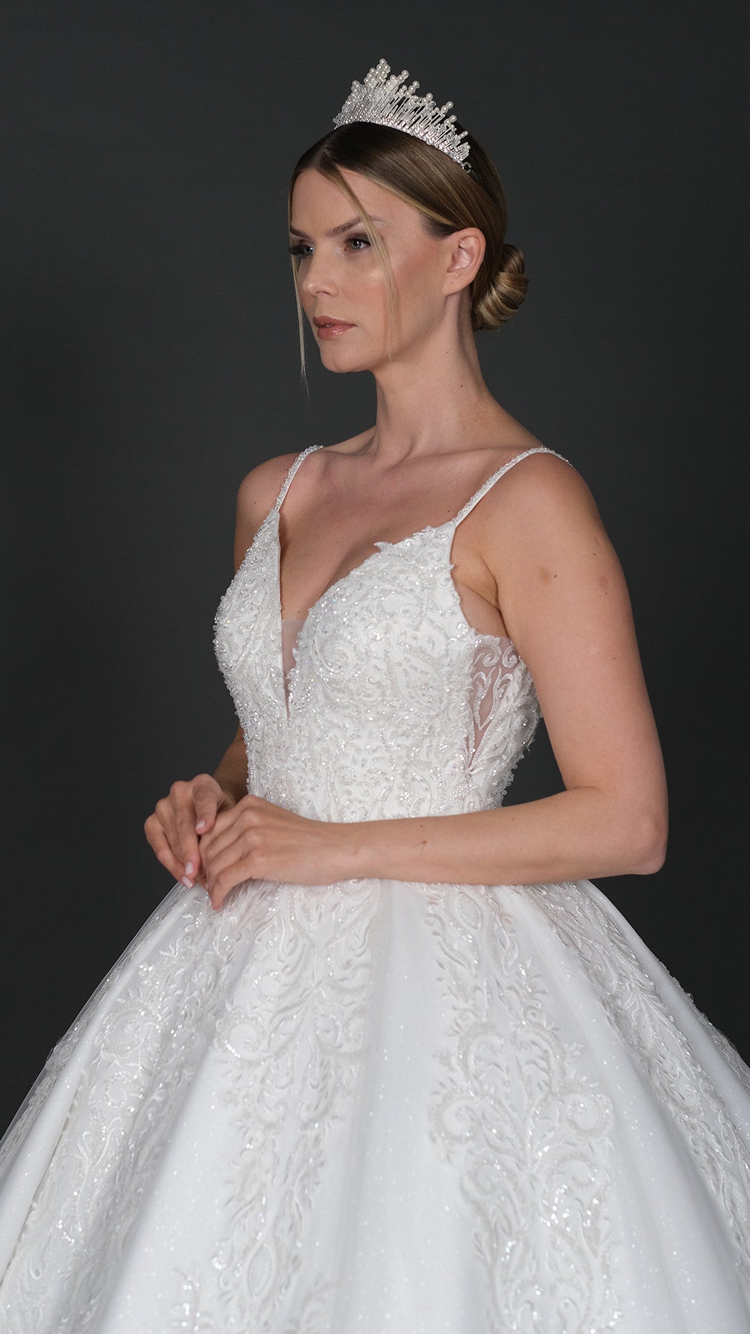 Abito da sposa MEVA con gonna a palloncino